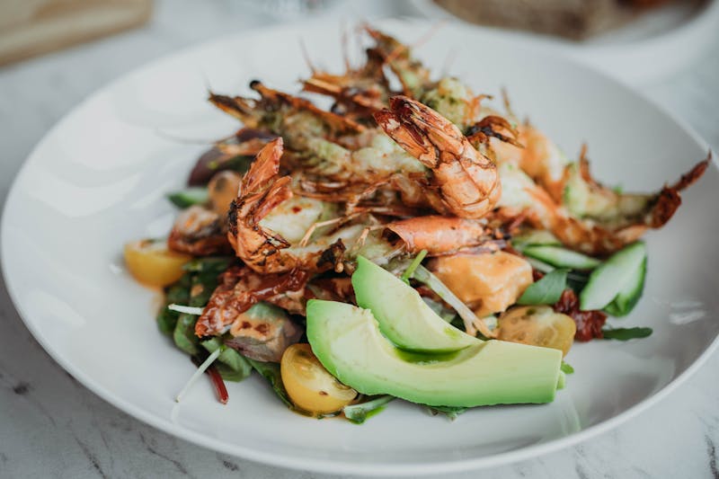 Grilled chicken salad with avocado